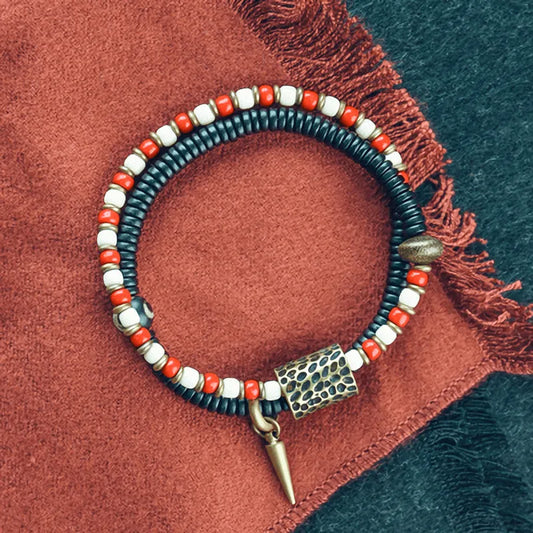 Bracelet Zen Double Rang Ébène et Pierres Colorées – Vajra en Laiton Martelé