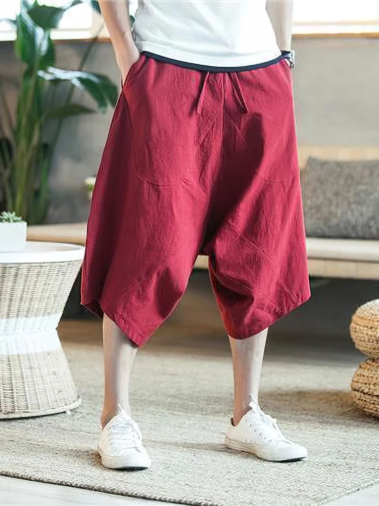 Short sarouel rouge bordeaux, texture lin et coton, coupe bouffante traditionnelle japonaise pour homme.