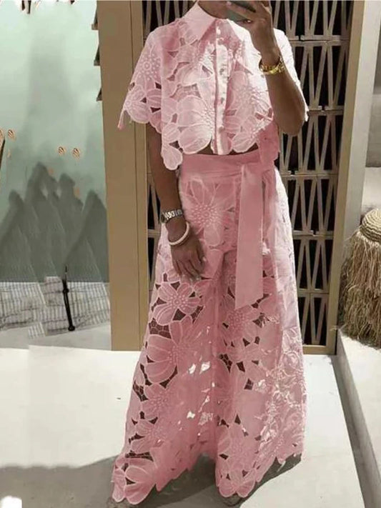 Ensemble Dentelle Florale Élégant – Raffinement et Légèreté