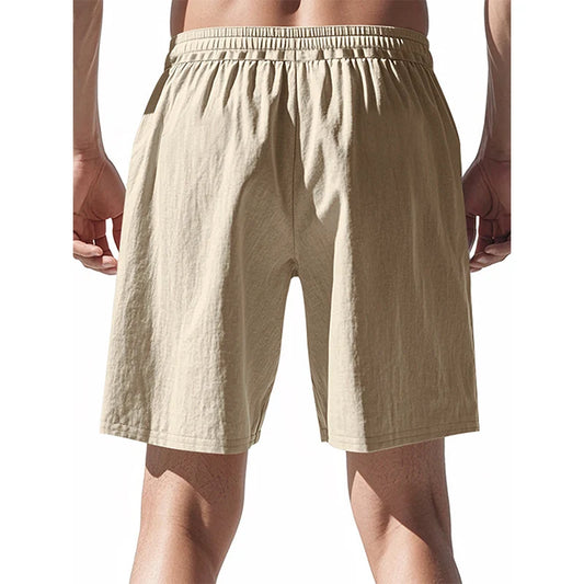Vue de dos du short en lin pour homme montrant la coupe fluide et la taille élastiquée