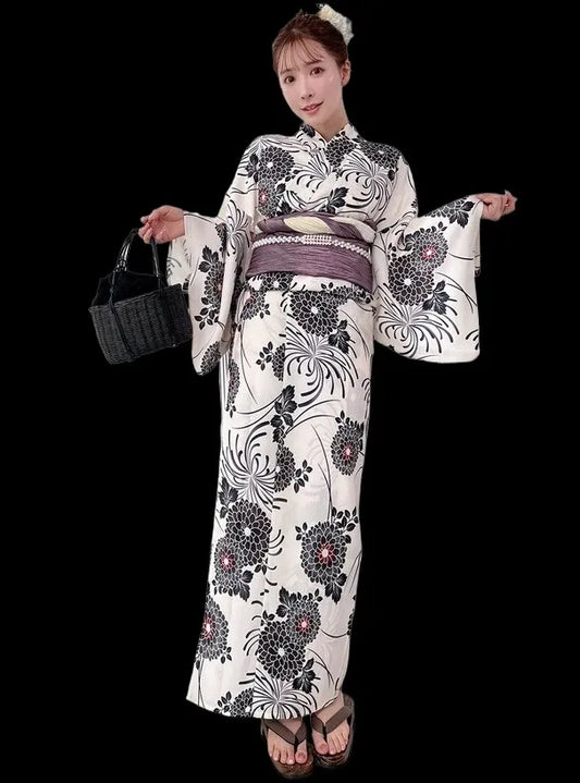 Yukata Deux Pièces Noir et Blanc | Kimono Japonais d'Été Épuré et Sophistiqué