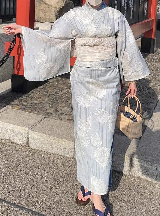 Yukata Deux Pièces Bleu Céleste | Kimono Japonais d'Été avec Motif de Fleurs