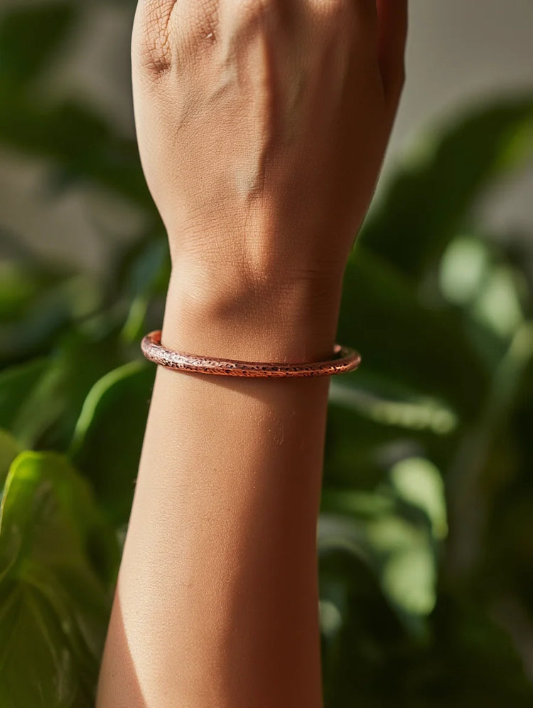 Bracelets en cuivre artisanaux : élégance & bienfaits naturels