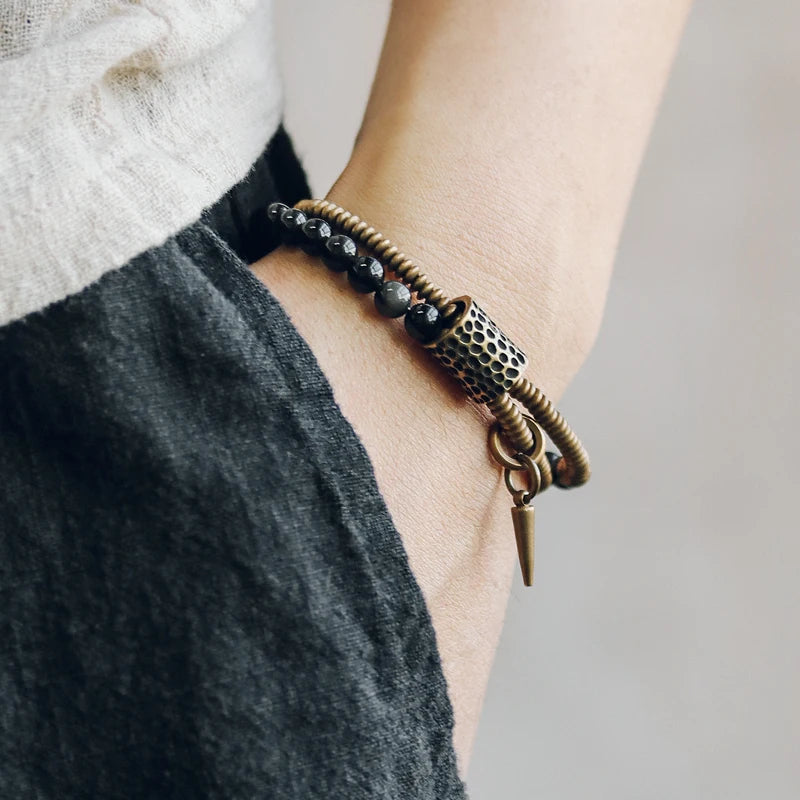 Bracelet Double Rang Obsidienne Noire et Laiton Martelé – Fait Main, du 15 au 22 cm