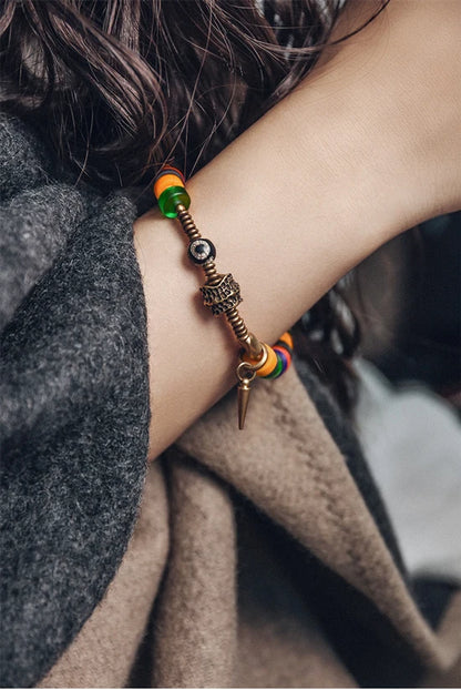 Bracelet Verre Coloré et Perle Tibétaine – Breloque en Cuivre Travaillé Main, Unisexe