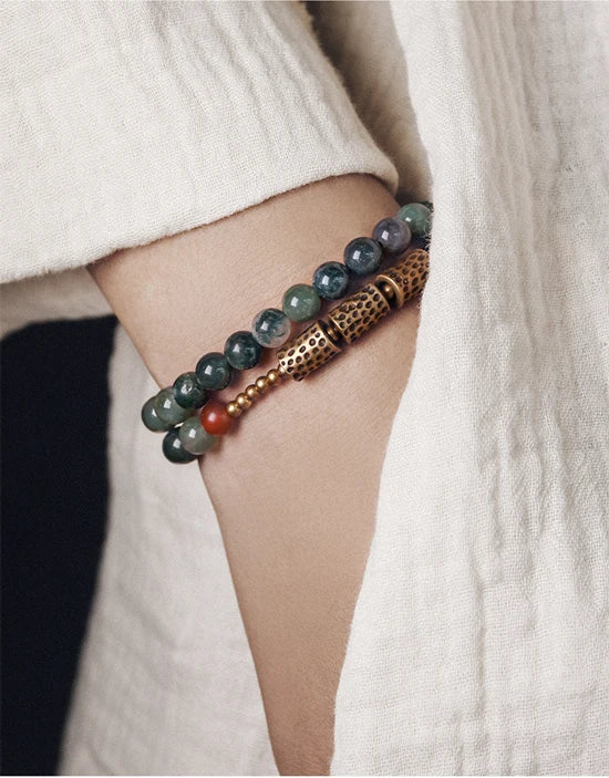 Bracelet Double Rang Jade Mousse et Laiton Martelé – Bohème Énergétique pour Femme