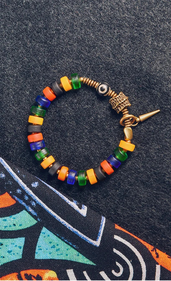 Bracelet Verre Coloré et Perle Tibétaine – Breloque en Cuivre Travaillé Main, Unisexe