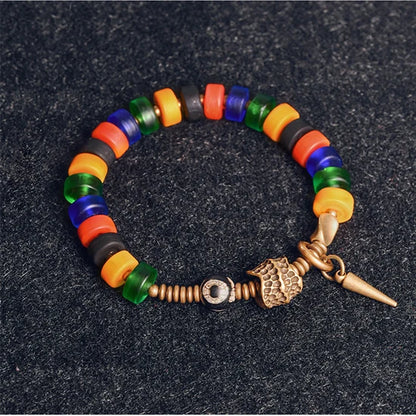 Bracelet Verre Coloré et Perle Tibétaine – Breloque en Cuivre Travaillé Main, Unisexe