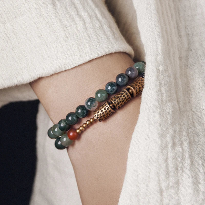 Bracelet Double Rang Jade Mousse et Laiton Martelé – Bohème Énergétique pour Femme