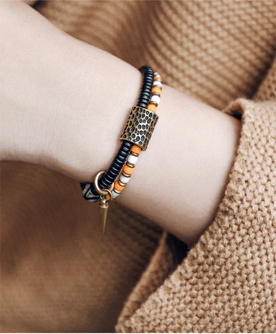 Bracelet Zen Double Rang Ébène et Pierres Colorées – Vajra en Laiton Martelé