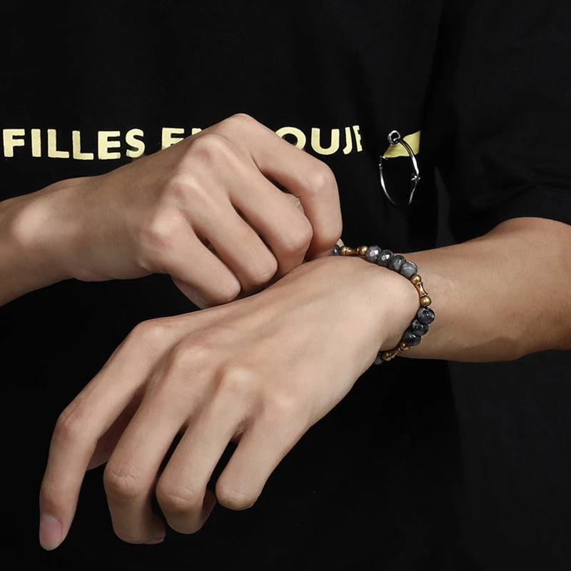 Bracelet Oeil de Tigre à Facettes ou Hornblende Noire – Breloque Bambou en Cuivre