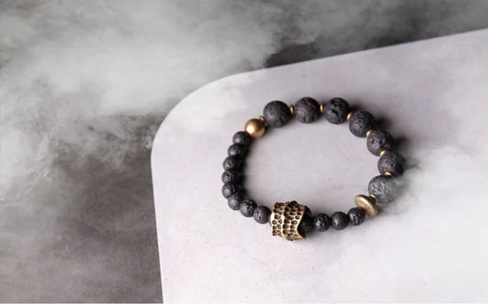 Bracelet Pierre de Lave et Laiton – Bijou Énergétique Unisexe