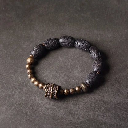 Bracelet Pierre de Lave et Laiton Forgé à la Main – Style Brut, Diffuseur d'Huiles Essentielles