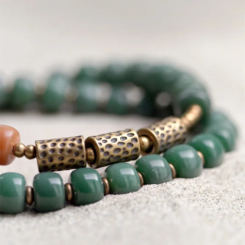 Bracelet Graines de Bodhi Vertes et Breloque en Laiton – Bijou de Méditation pour Femme