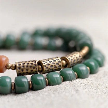 Bracelet Graines de Bodhi Vertes et Breloque en Laiton – Bijou de Méditation pour Femme
