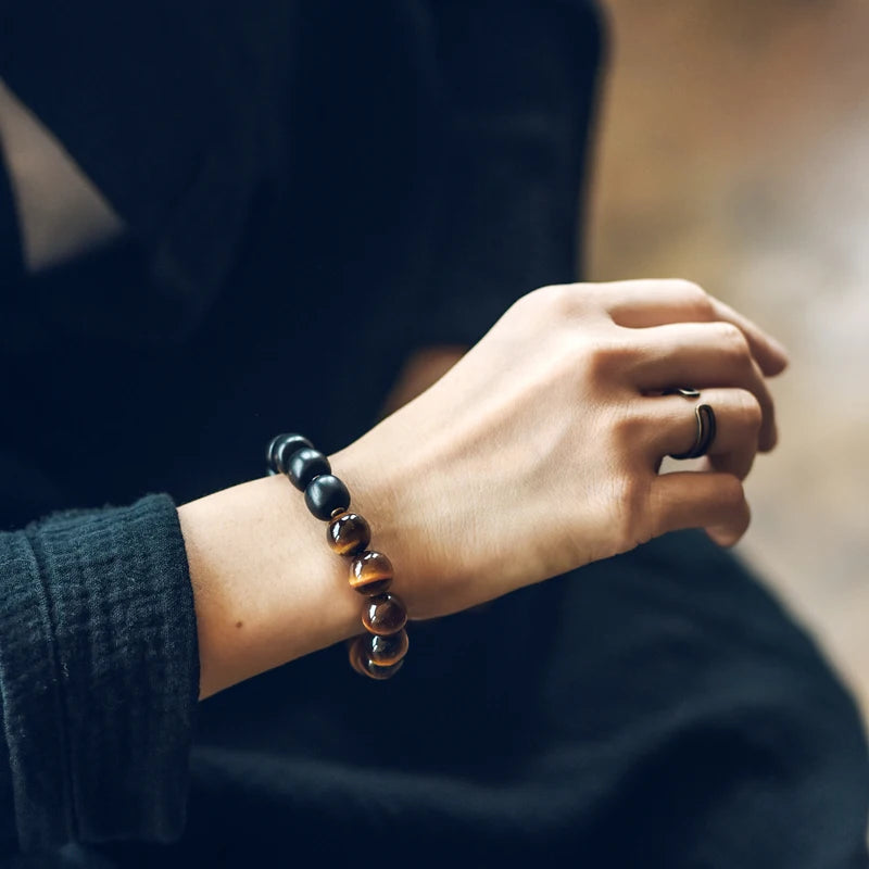 Bracelet Oeil de Tigre Doré ou Obsidienne Arc-en-Ciel – Perles de Bois et Métal Martelé