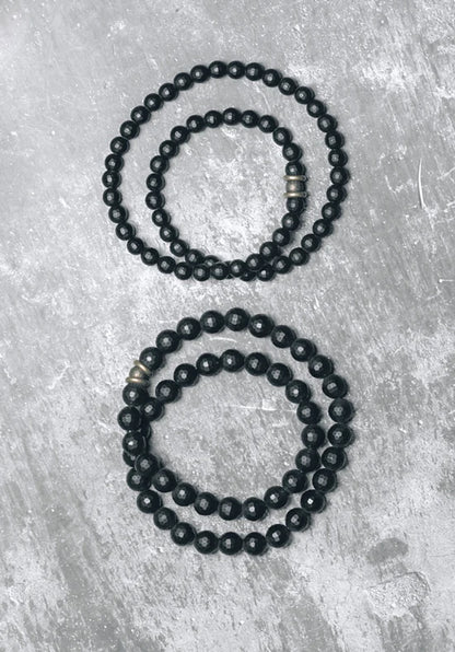 Bracelet Minimaliste Agate Noire Mate et Perles de Laiton – 6 ou 8 mm, Unisexe