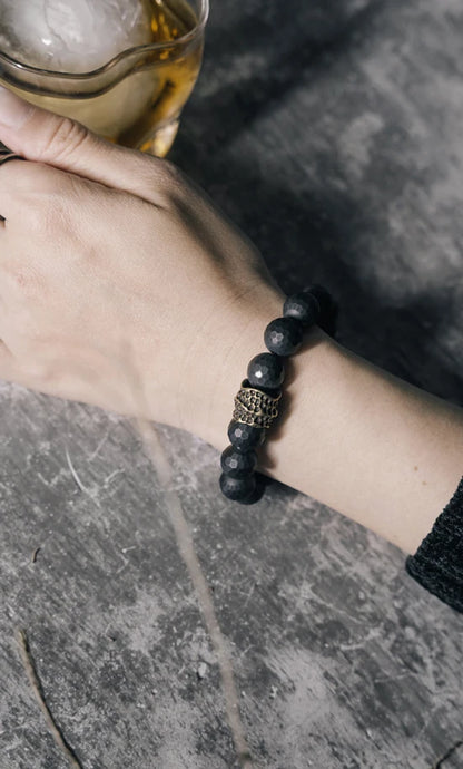 Bracelet Homme Agate Noire Mate 12 mm à Facettes et Laiton Vieilli – Grosses Perles