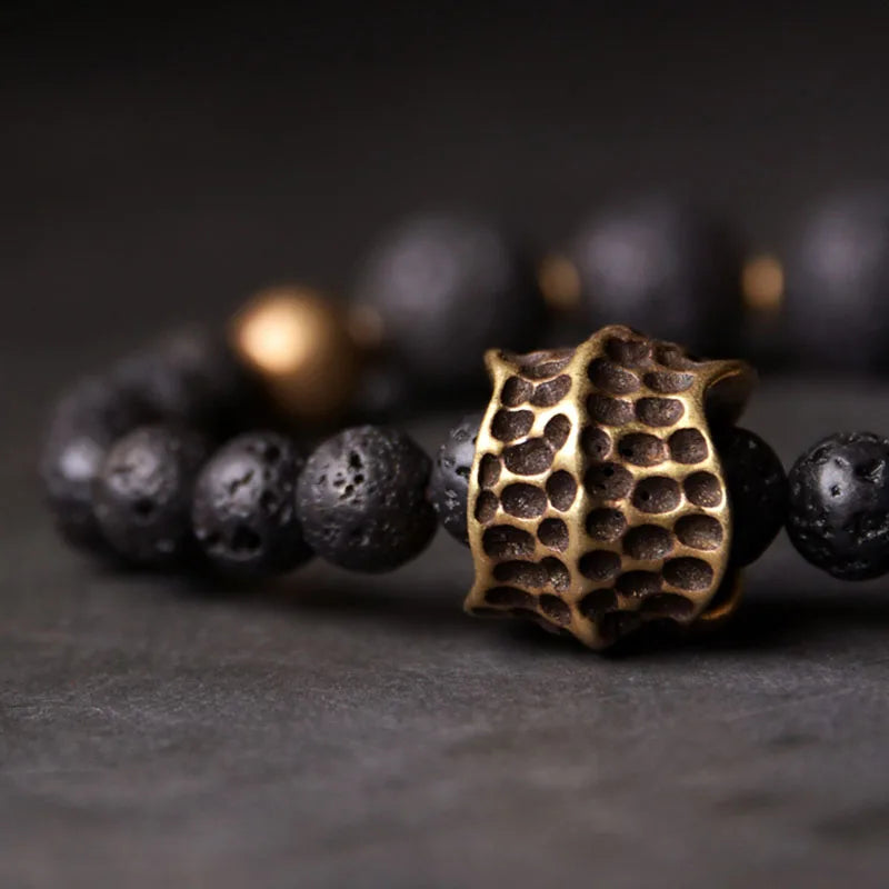 Bracelet Pierre de Lave et Laiton – Bijou Énergétique Unisexe