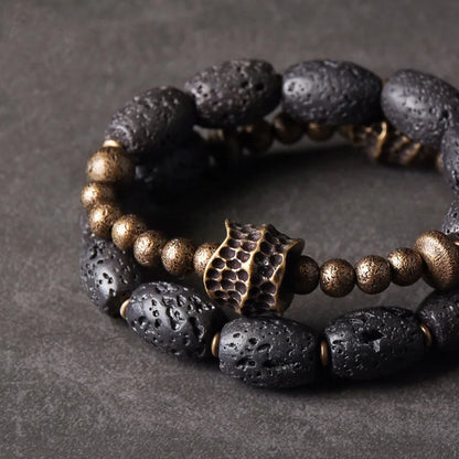 Bracelet Pierre de Lave et Laiton Forgé à la Main – Style Brut, Diffuseur d'Huiles Essentielles
