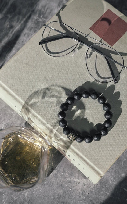 Bracelet Homme Agate Noire Mate 12 mm à Facettes et Laiton Vieilli – Grosses Perles