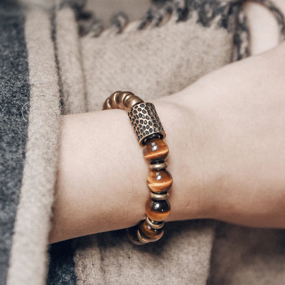 Bracelet Oeil de Tigre Doré et Breloque en Laiton Martelé – Bicolore, Homme et Femme