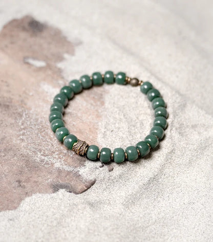 Bracelet Graines de Bodhi Vertes et Laiton – Bijou Zen Porte-Bonheur