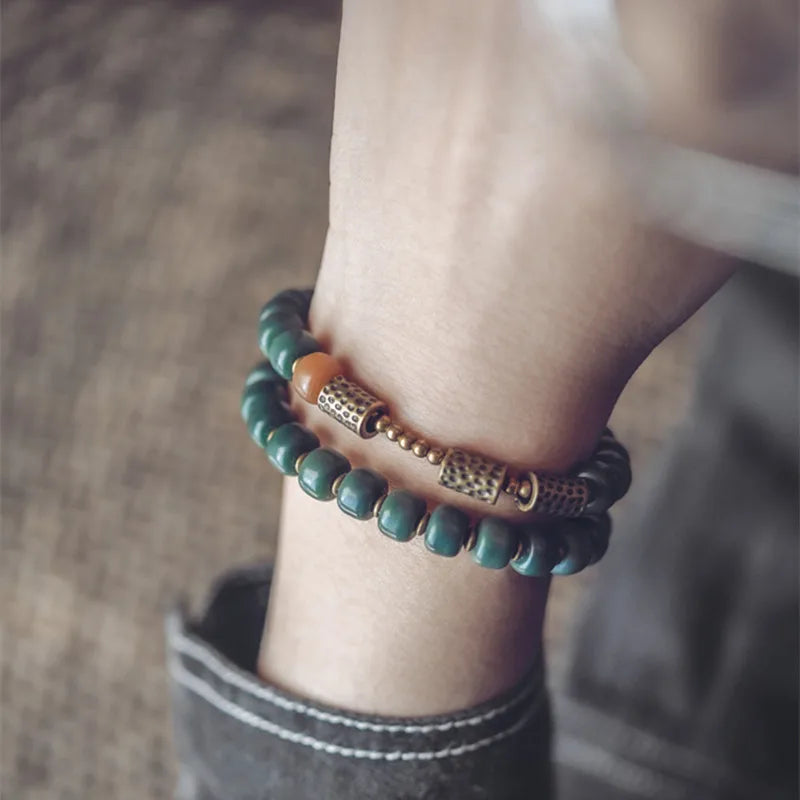 Bracelet Graines de Bodhi Vertes et Breloque en Laiton – Bijou de Méditation pour Femme