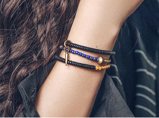 Bracelet Chakras Ébène et Verre Coloré – Vajra en Cuivre Martelé, Style Bohème