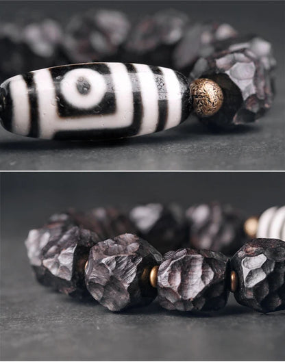 Bracelet Tibétain Ébène et Perle Dzi – Amulette de Protection en Cuivre Martelé