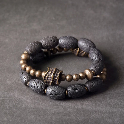 Bracelet Pierre de Lave et Laiton Forgé à la Main – Style Brut, Diffuseur d'Huiles Essentielles