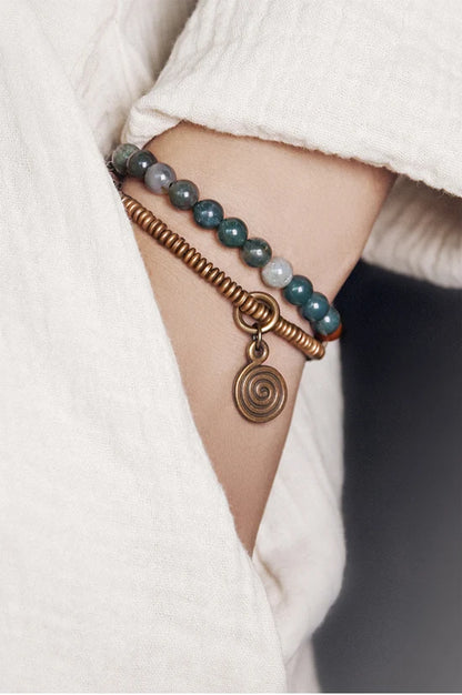 Bracelet Bohème Jade Mousse Double Rang et Breloque en Cuivre Martelé – Jusqu'au 22 cm