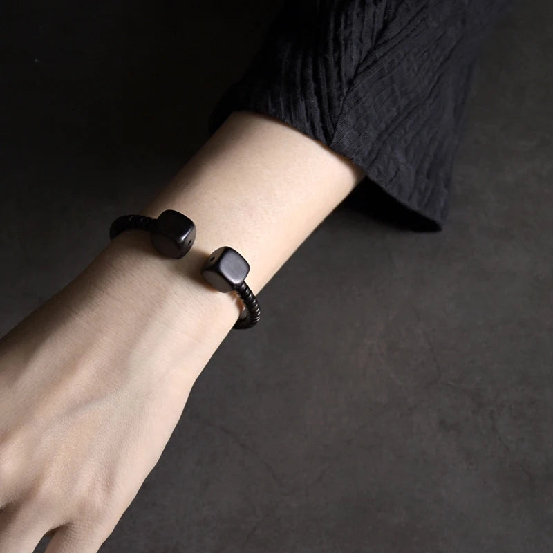 Bracelet Jonc Ouvert en Bois d'Ébène – Minimaliste et Ajustable, Homme et Femme