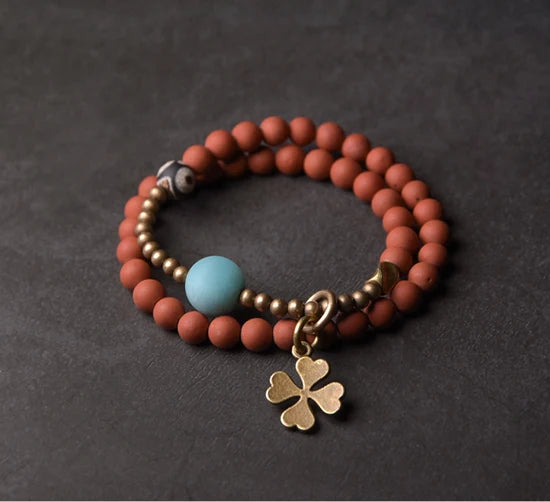 Bracelet Jade Jaune ou Jaspe Rouge avec Breloque Trèfle – Porte-Bonheur pour Femme