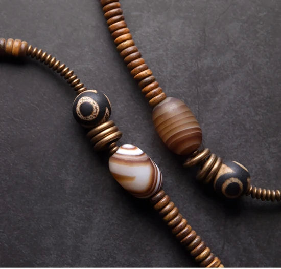 Bracelet Multirang Bois de Vera et Sardonyx – Perles Tibétaines en Cuivre Vieilli
