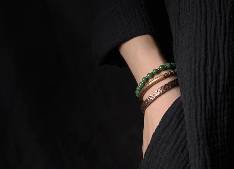 Bracelet Rétro Pierre Rouge ou Verte et Perles de Cuivre – Inspiration Afrique, Fait Main