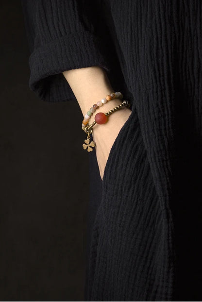 Bracelet Jade Jaune ou Jaspe Rouge avec Breloque Trèfle – Porte-Bonheur pour Femme