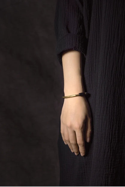 Bracelet en Bois d'Ébène et Laiton Martelé – Fait Main, Homme et Femme