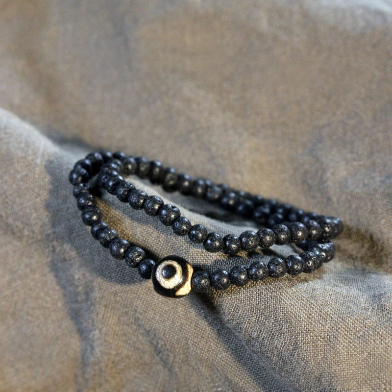 Bracelet Multirang Fin en Pierre de Lave et Œil Turc – Minimaliste et Protecteur