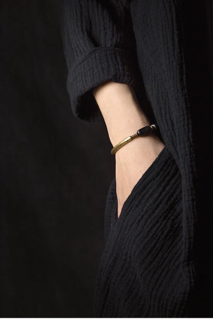 Bracelet en Bois d'Ébène et Laiton Martelé – Fait Main, Homme et Femme