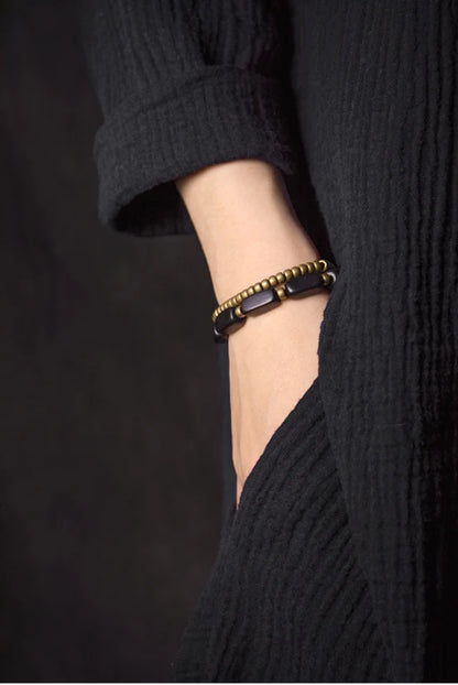Bracelet en Bois d'Ébène et Laiton Martelé – Fait Main, Homme et Femme