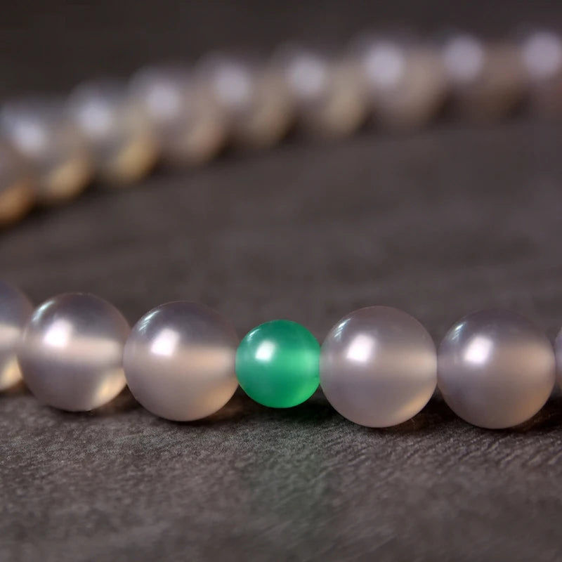Bracelet Agate Mate Blanche ou Grise et Perle Œil de Bouddha – Zen Tibétain