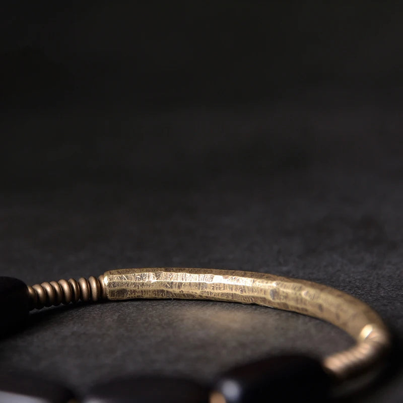Bracelet en Bois d'Ébène et Laiton Martelé – Fait Main, Homme et Femme