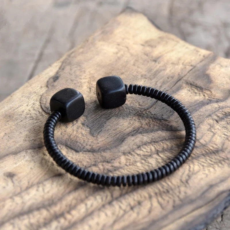 Bracelet Jonc Ouvert en Bois d'Ébène – Minimaliste et Ajustable, Homme et Femme