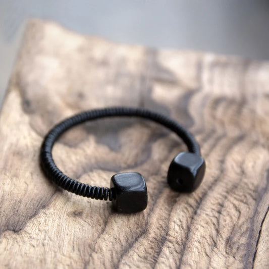 Bracelet Jonc Ouvert en Bois d'Ébène – Minimaliste et Ajustable, Homme et Femme
