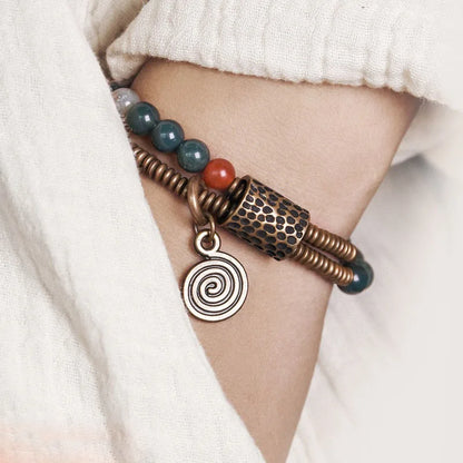 Bracelet Bohème Jade Mousse Double Rang et Breloque en Cuivre Martelé – Jusqu'au 22 cm