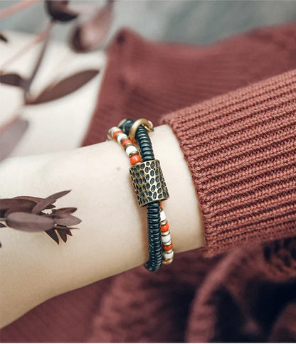Bracelet Zen Double Rang Ébène et Pierres Colorées – Vajra en Laiton Martelé