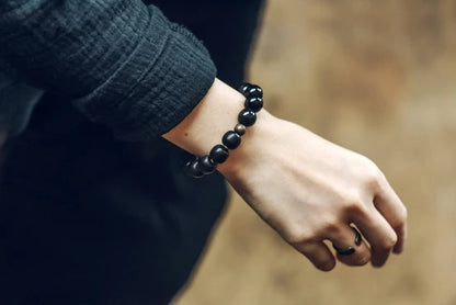 Bracelet Oeil de Tigre Doré ou Obsidienne Arc-en-Ciel – Perles de Bois et Métal Martelé