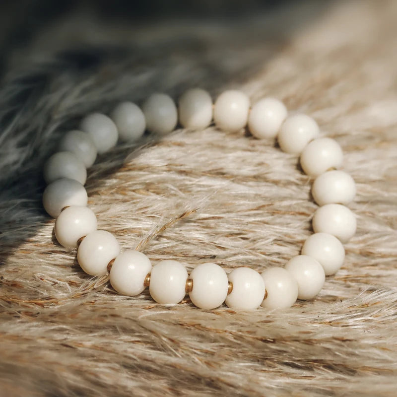 Bracelet Tibétain en Os de Yak Blanc Ivoire – Bijou Zen Fait Main pour Femme
