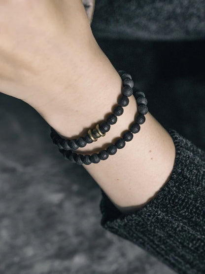 Bracelet Minimaliste Agate Noire Mate et Perles de Laiton – 6 ou 8 mm, Unisexe